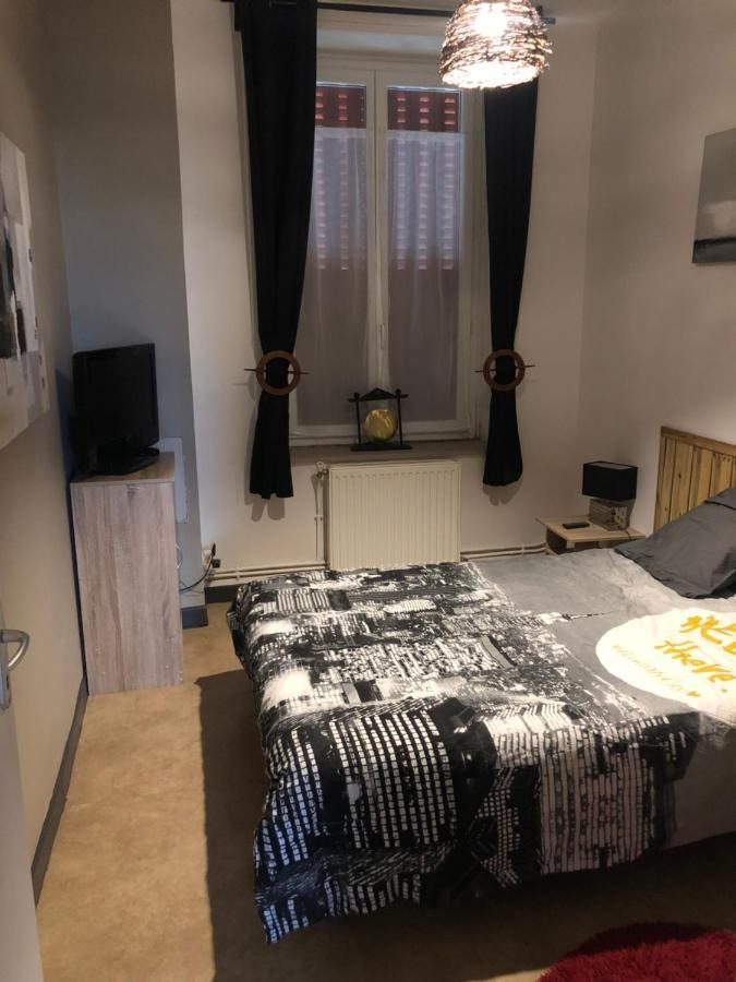 Appartement Spacieux Flize Exteriör bild